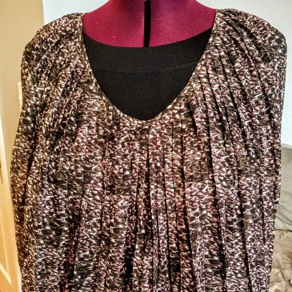 Studio M Multi-Colored Print Sheer Pleated Top - Picture 1 of 7